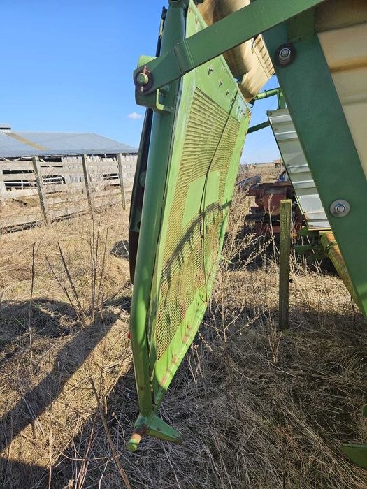 Przyczepa samozbierająca KRONE