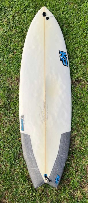 Prancha Surf Killerfish 5’10” ~32L + quilhas NÃO NEG.