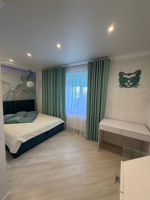 Продається простора квартира — 87 м²