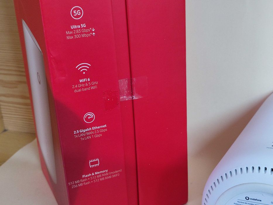5G TCL HH500V V.1 Wi-Fi 6 Router SIM Desbloqueado.