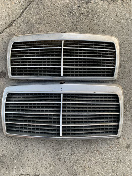 2 Grelhas Frontais Mercedes-Benz