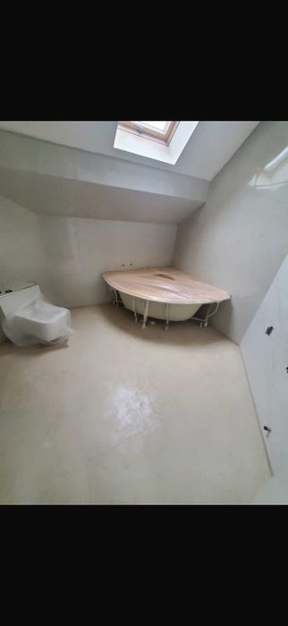 Продам будинок 245 кв.м 2 поверхи, підвал Святошинський район
