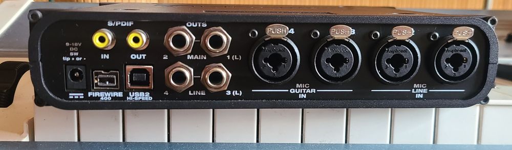 Професійна звукова карта MOTU 4pre (Hybrid USB/FireWire) 4х канальна . Карта  рівня RME,Universal Audio
