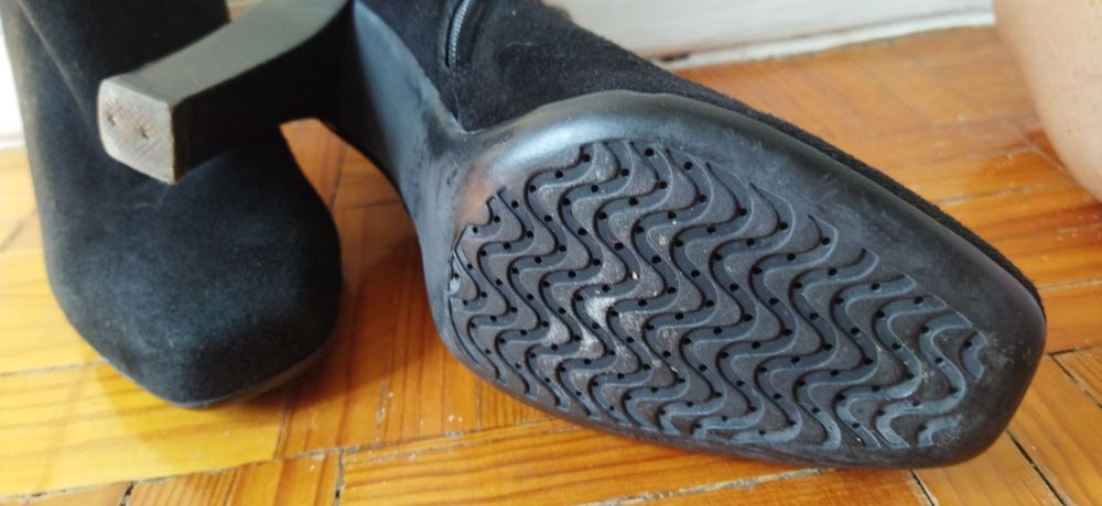 Botas pretas vários tamanhos