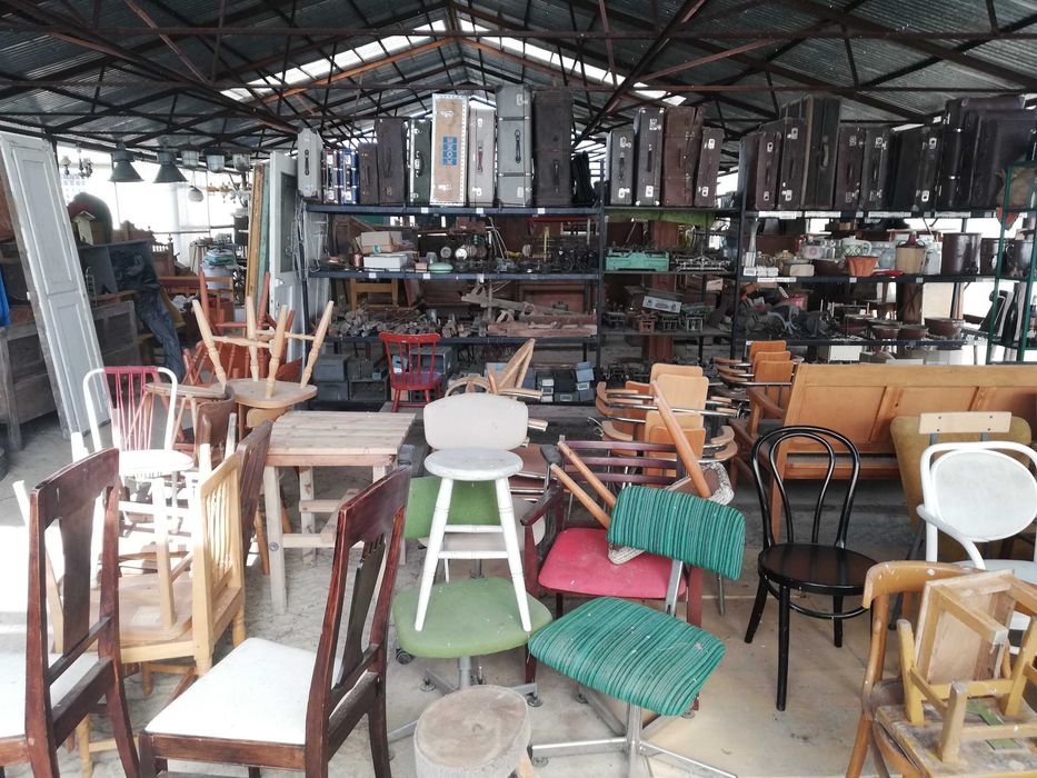 WYPRZEDAŻ doniczki gliniane beczki kołowrotki krzesła stoły i inne