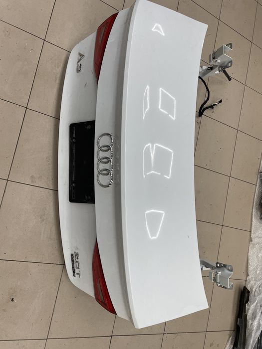 крышка багажника Audi A3 8v