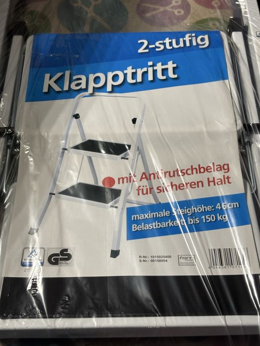 Drabinka dwustopnopwa.