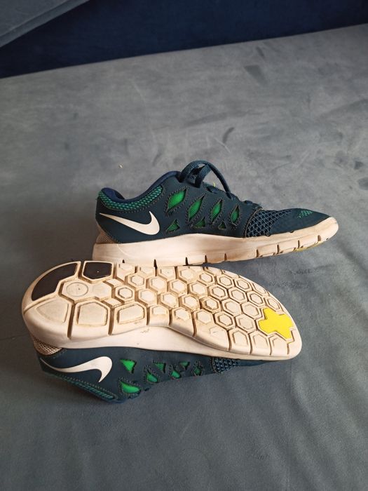 Кроссовки 34размера, Индонезия