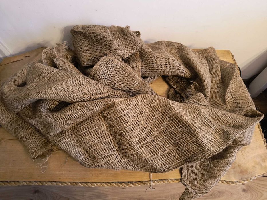 ozdoby ślubne- juta,muślin,organza,etui na sztućce).Duża ilość