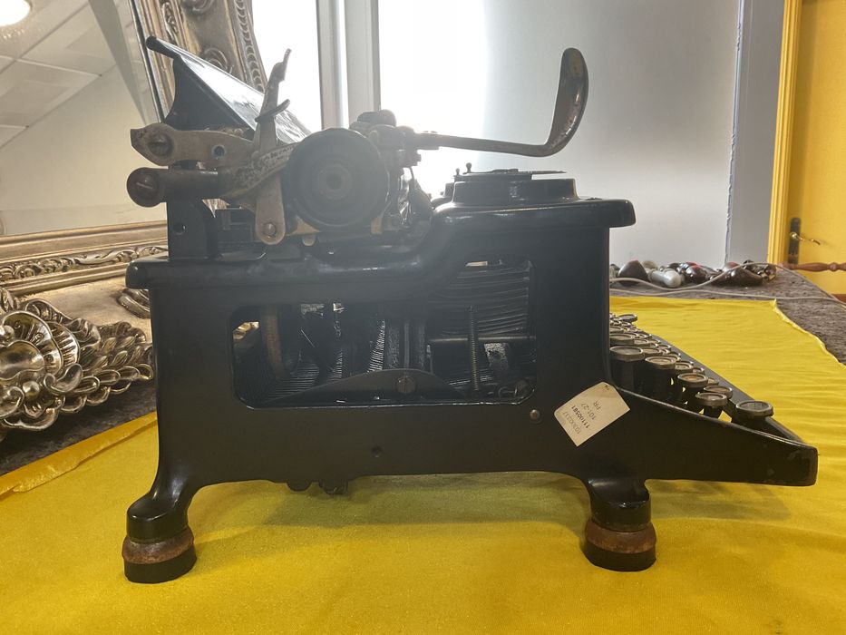 Máquina de escrever de coleção antiga