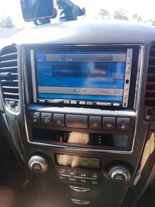 Продам набір магнітола та навігаційна система Clarion