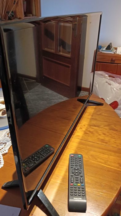 Televisão LED Manta 32LHN120D de 32 polegadas