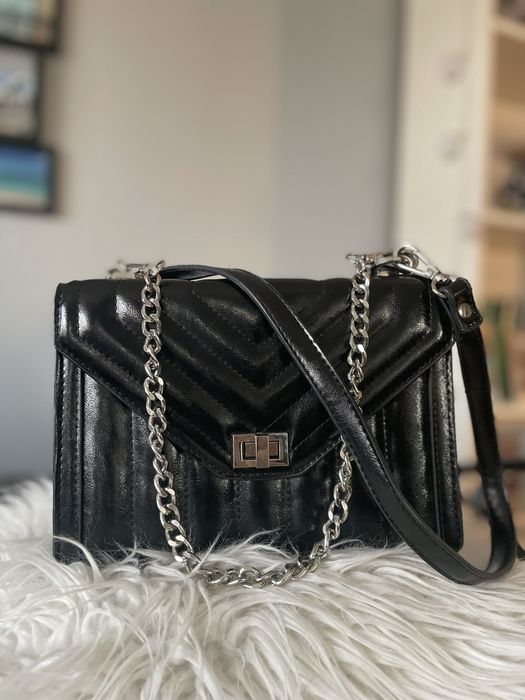 Czarna torebka lakierowana Steve Madden