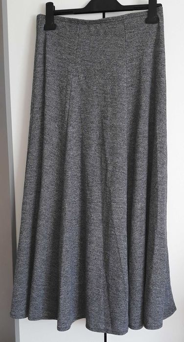 Szara spódnica za kolano 38 M z guzikami na gumce melanż
