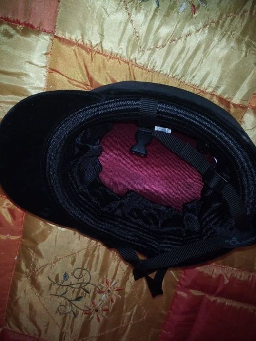 capacete para andar a cavalo e aquipamento