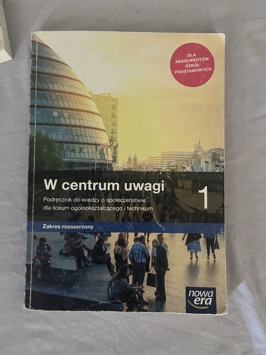 Książka do Wosu dla klasy 1 rozszerzona