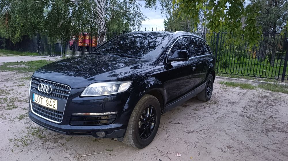 Продам audi q7 3.0 дизель на пружинах.