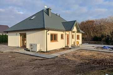 domek 100m2 Stan deweloperski dom parterowy dach 4-spadowy