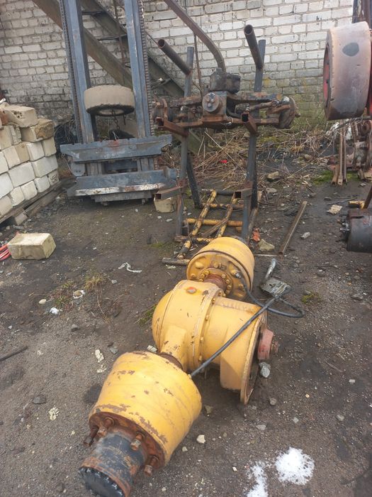 Міст ведучий на трактор