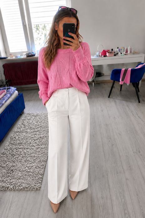 Oversize sweter warkoczowy pastelowy róż (M)