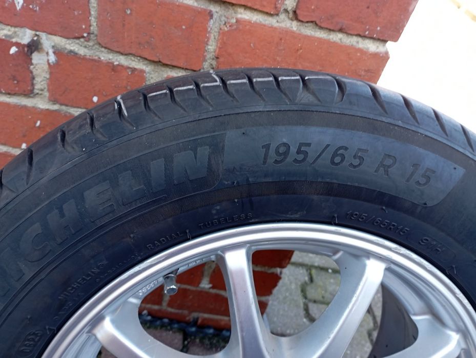 Opony letnie z felgami