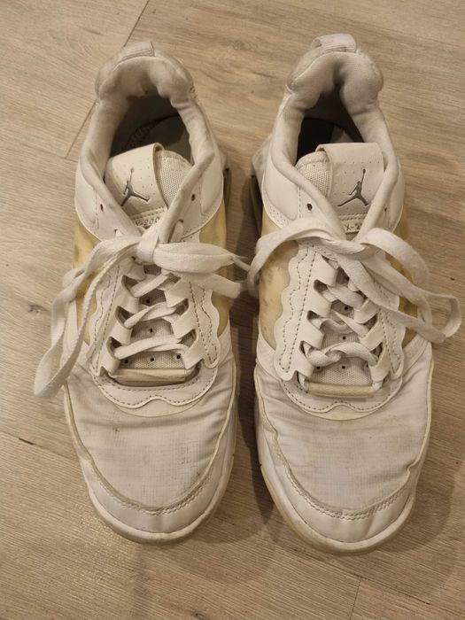Buty sneakersy damskie nike air jordan max 200 białe 38.5