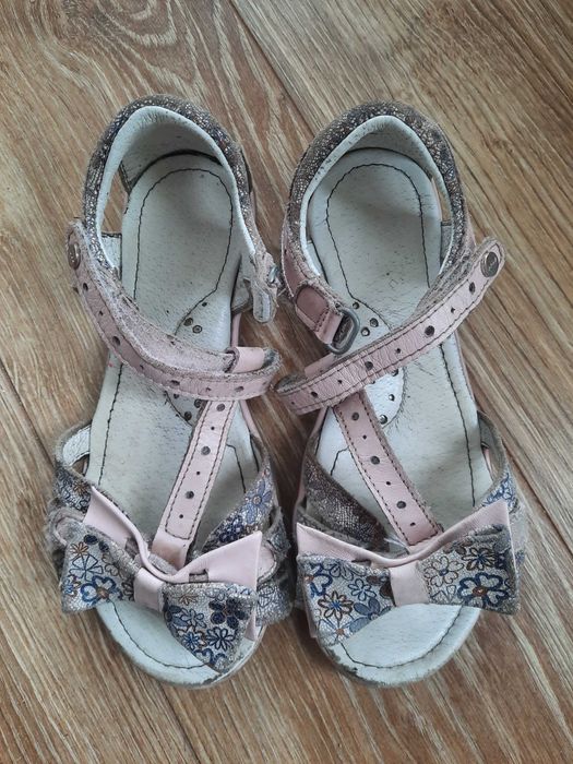 Buty sandałki rozmiar 31