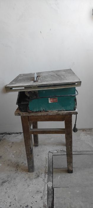 Електричний плиткоріз