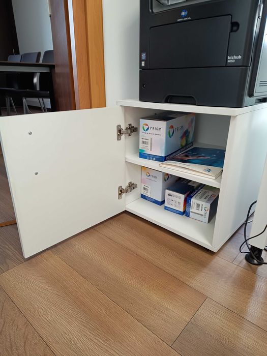 2 x małe szafki pod ksero/drukarkę