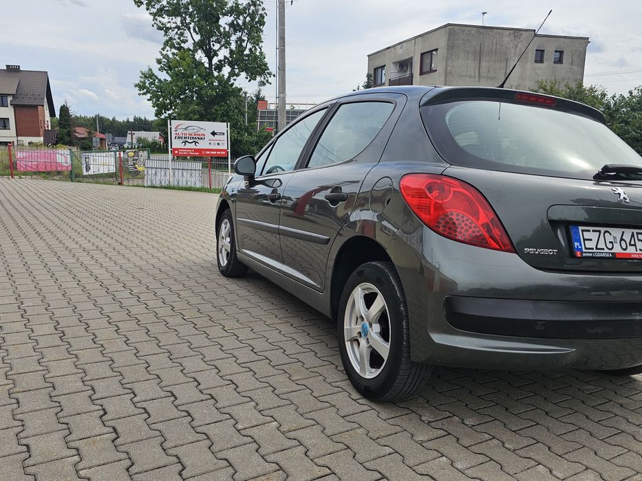 Peugeot 207 1.4 benzyna  2009 rok