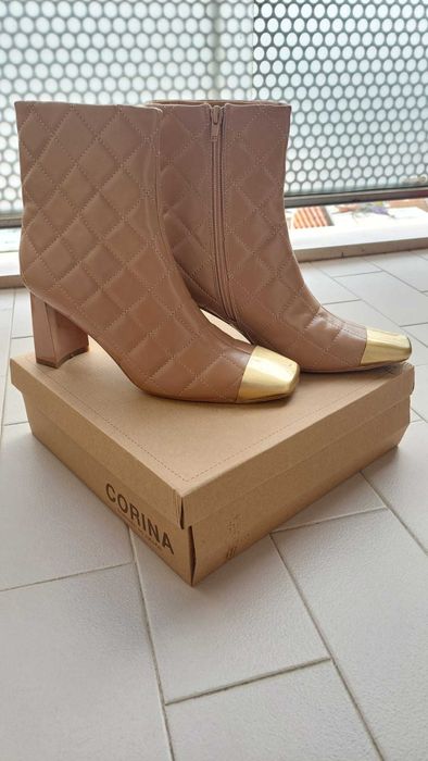 Botin Castanhas e douradas