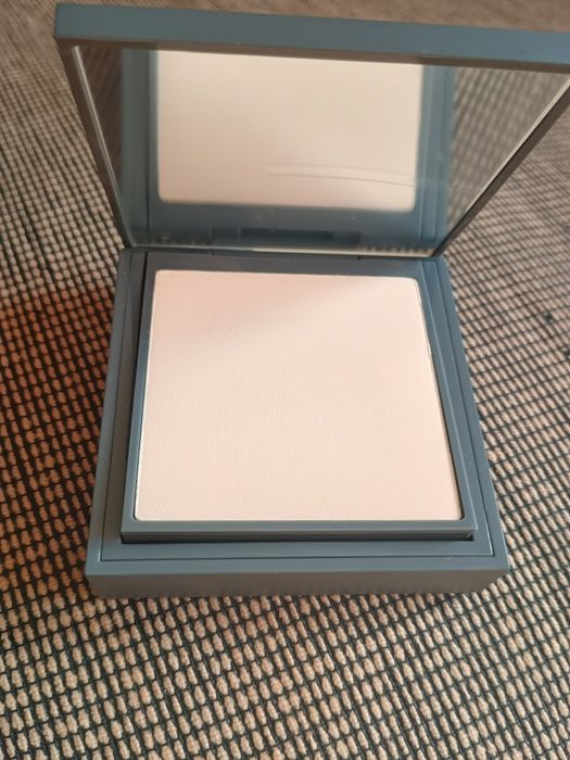 Пудра компактна Alix Avien