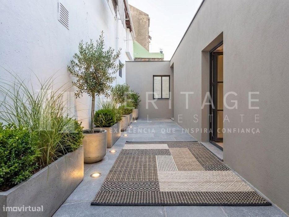 T0+1 totalmente remodelado com quintal e churrasqueira | Baixa da B...