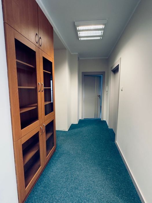 Gabinet/biuro do wynajęcia na Zwyciestwa na Rokosowie –3 gabinety± sek
