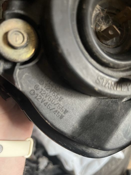 Права фара honda vfr 800 2003