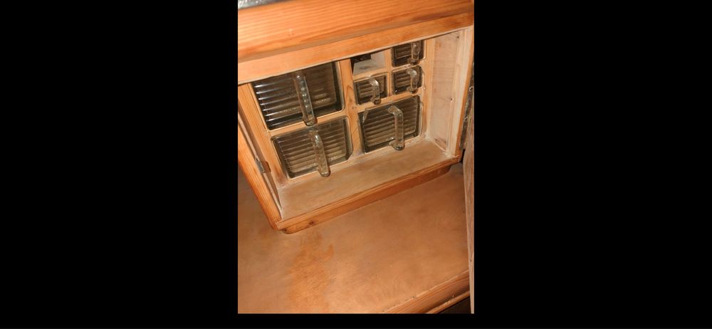 Kredens kuchenny Sosna