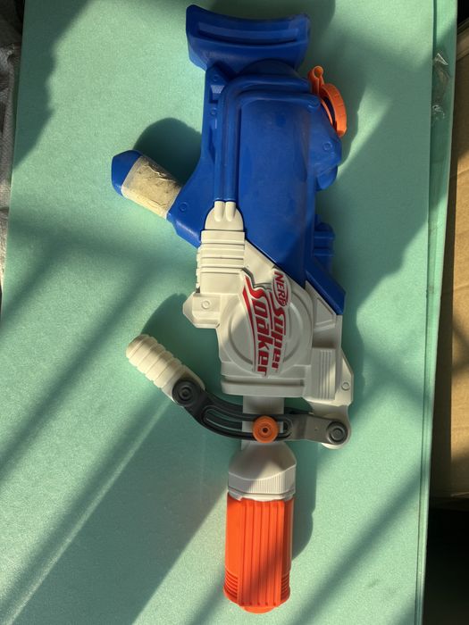 Nerf super soaker