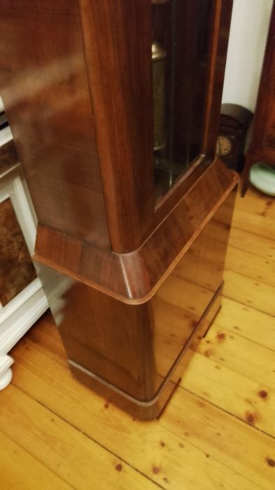 Zegar stojący w stylu art-deco