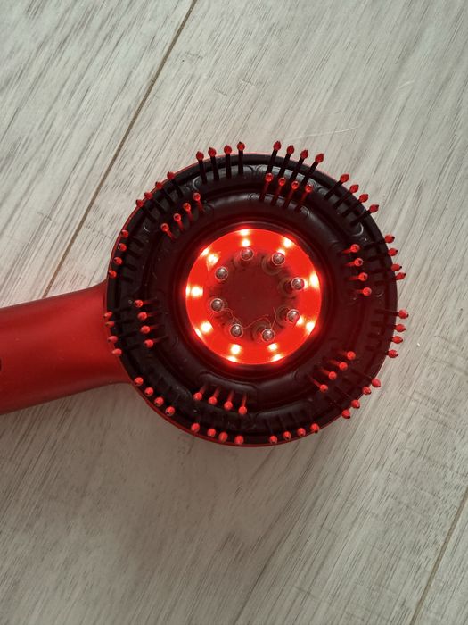 Elektryczny masazer do skory glowy