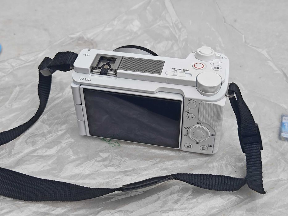 Sony ZV-E10 II branca em excelente estado | 700€ corpo / 750€ kit