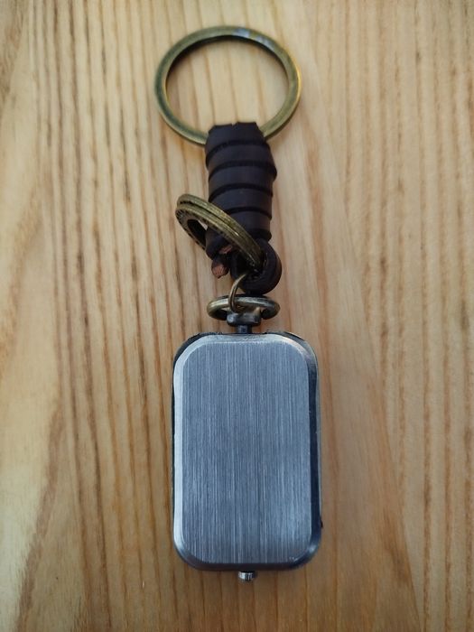 Часы под винтаж карманные ,часы брелок .