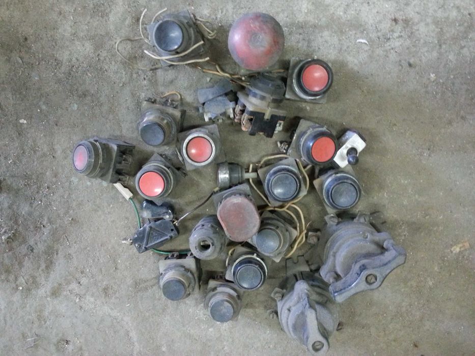 Кнопка запуска включения-выключения КЕ 011