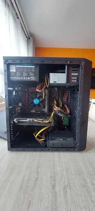 komputer stacjonarny