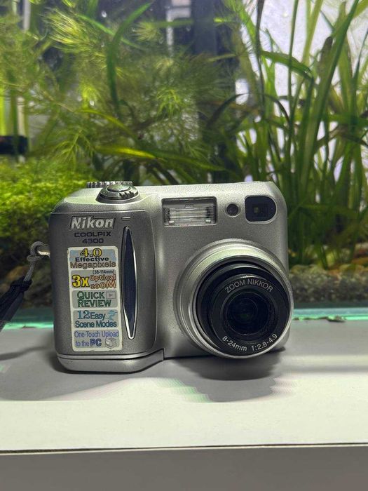 Nikon Coolpix 4300 4 MP CCD / ретро цифровий фотоапарат