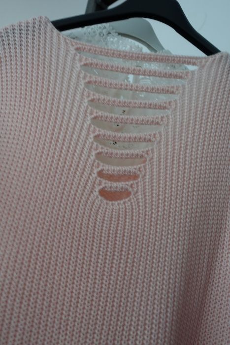 sweter zdobione plecy kremowy pudrowy szary