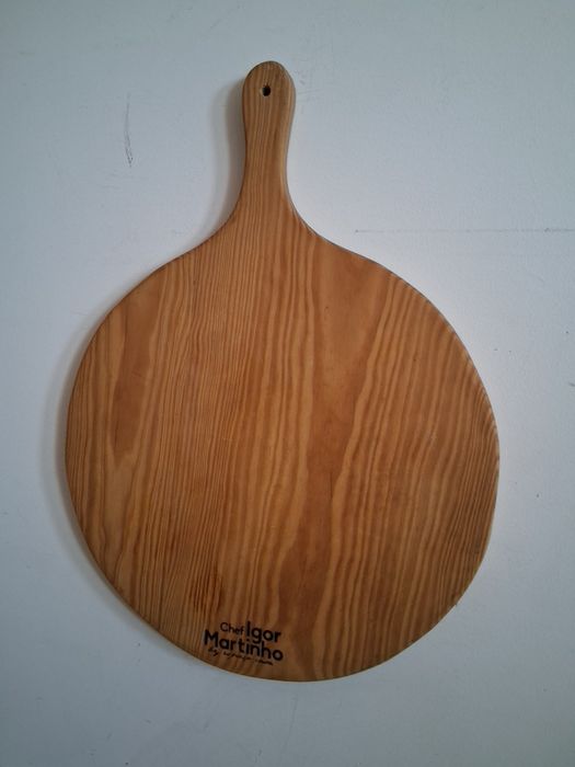 Large Round Cutting/Serving Board with Handle503552050610851842