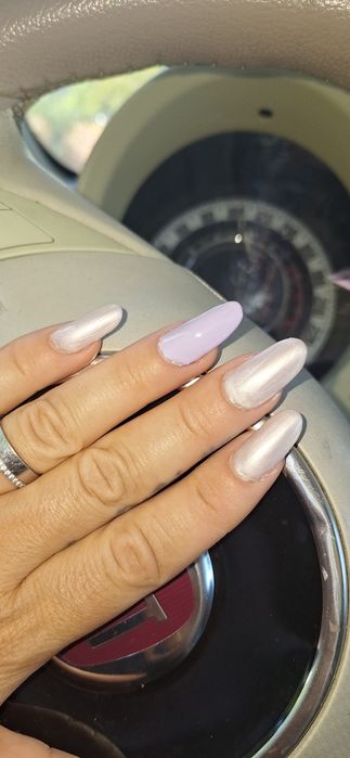 Unhas de gel e verniz de gel