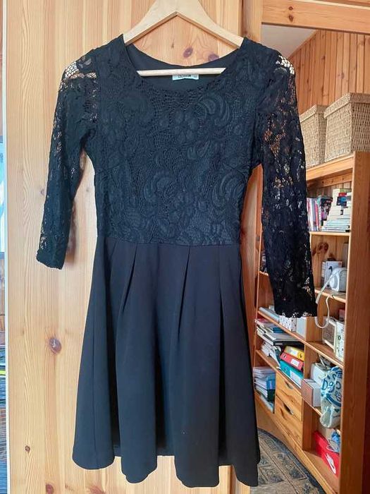 Sukienka czarna colloseum rozmiar xs z koronką.