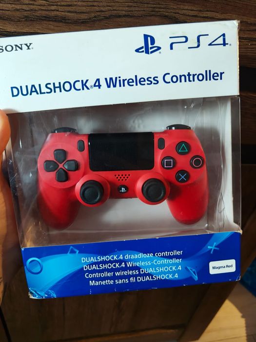 Pad do PS4 czerwony