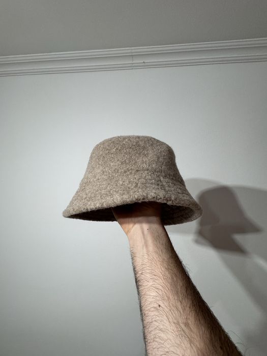 Капелюшки жіночі